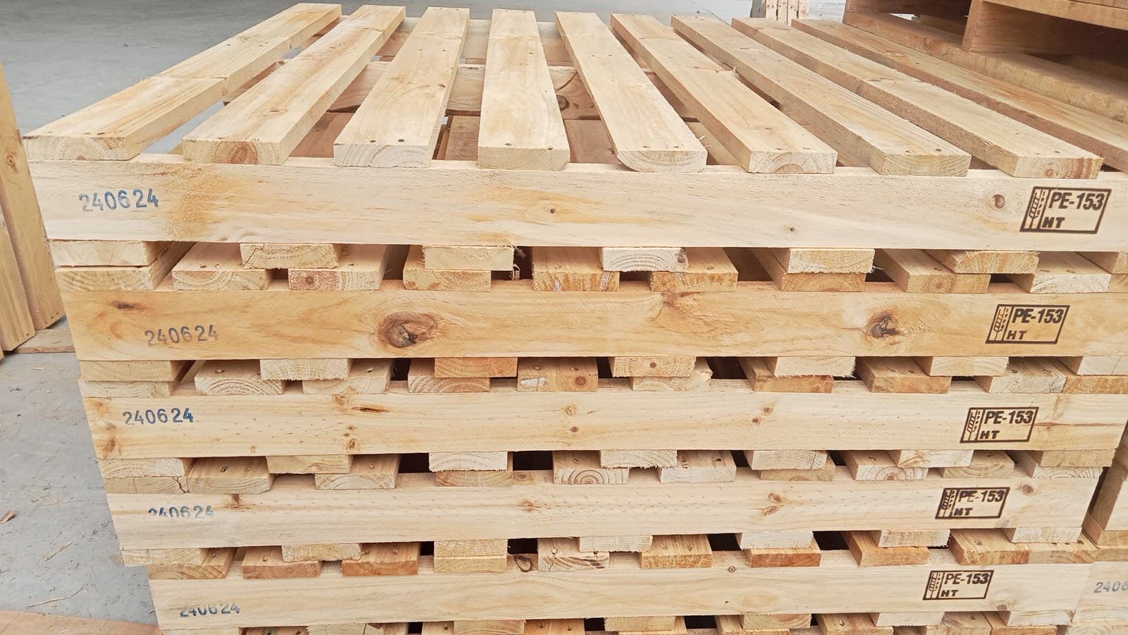 Muestra de pallets de madera fabricados por Perú Palets